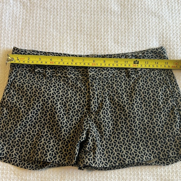 Banana Republic Ryan Fit geometric print shorts - Picture 8 of 11